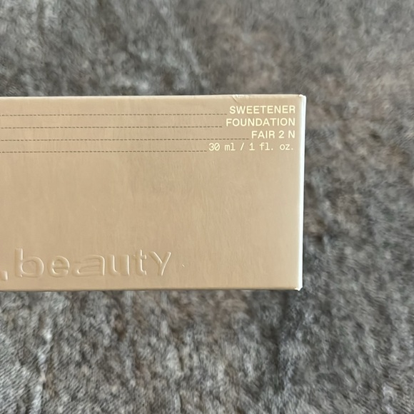 r.e.m. beauty sweetener foundation shade- Fair 2N - Picture 6 of 12